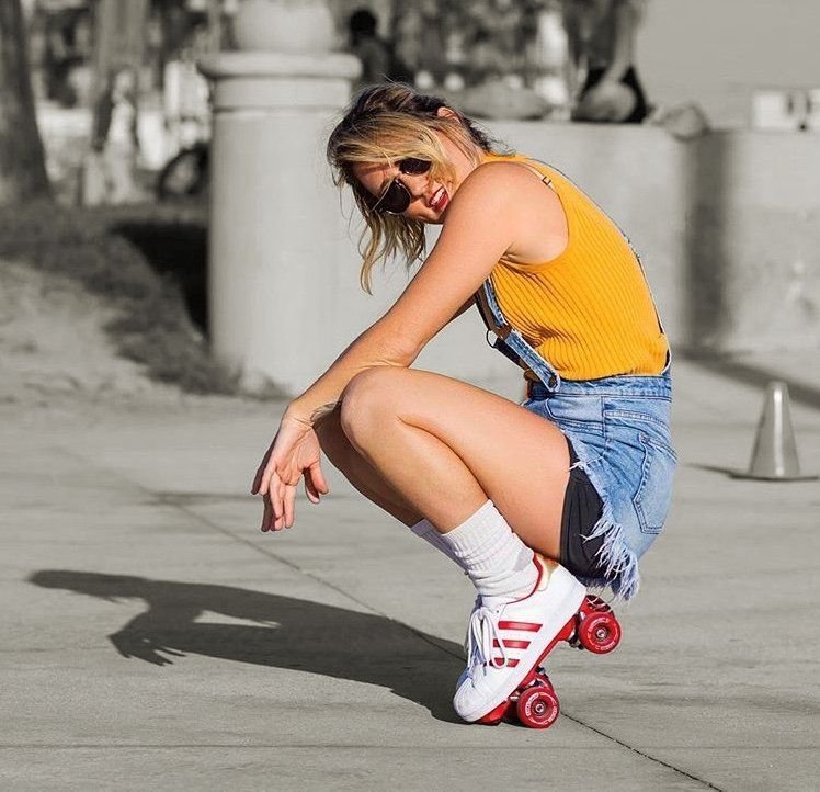 Morgan Weske roller skating venice beach